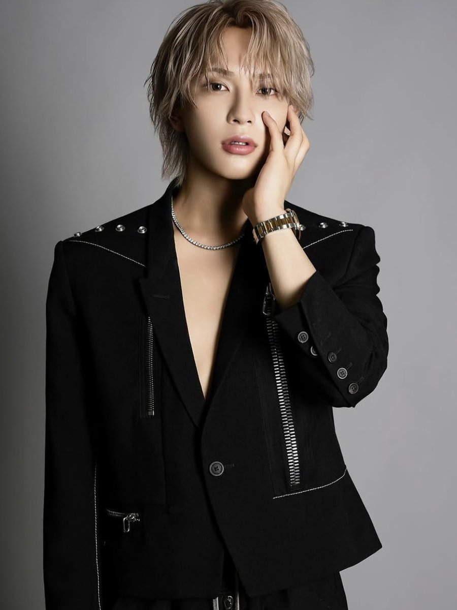 昼職ホス狂い tweet media