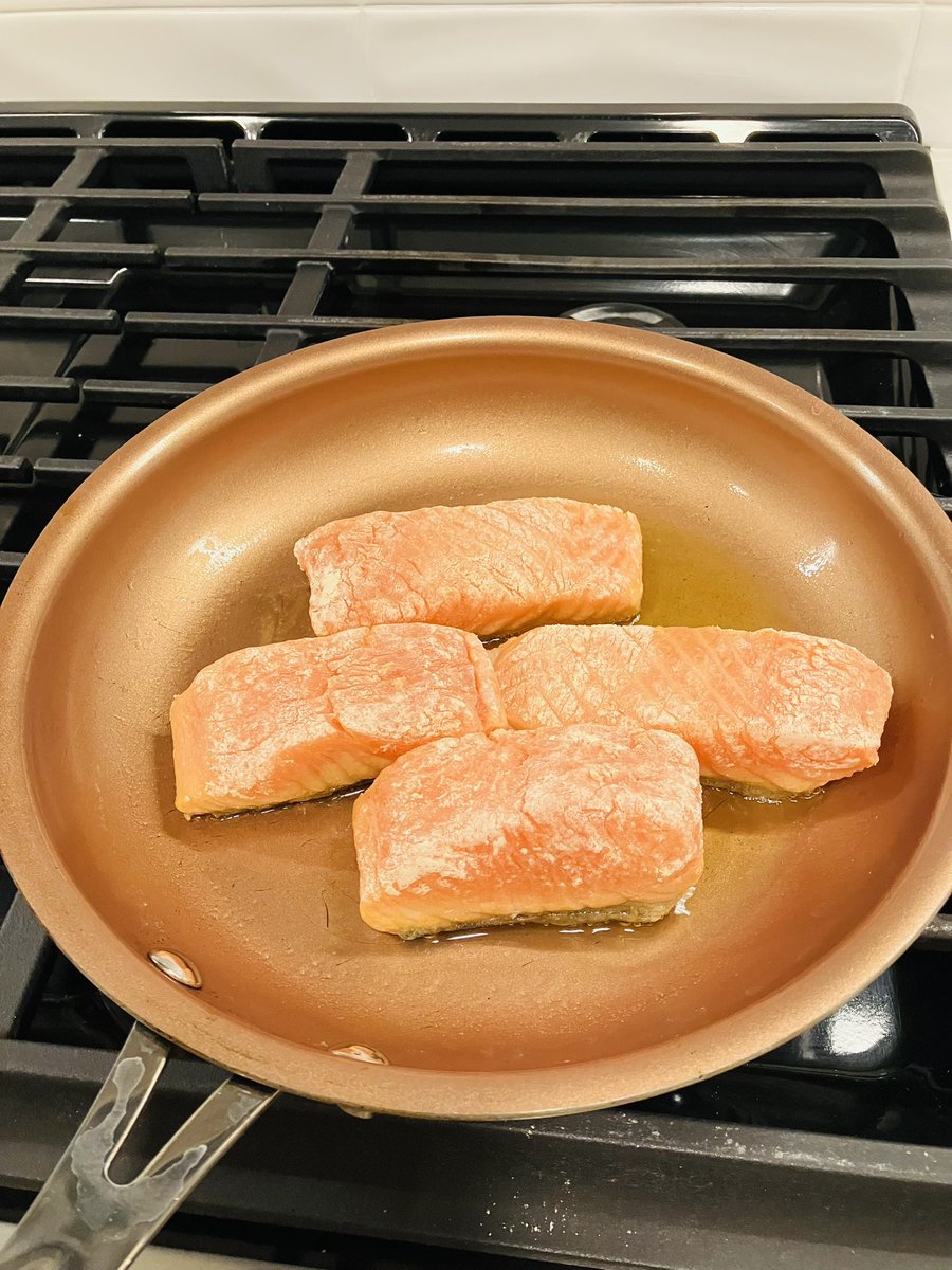 ari✈︎ tweet media