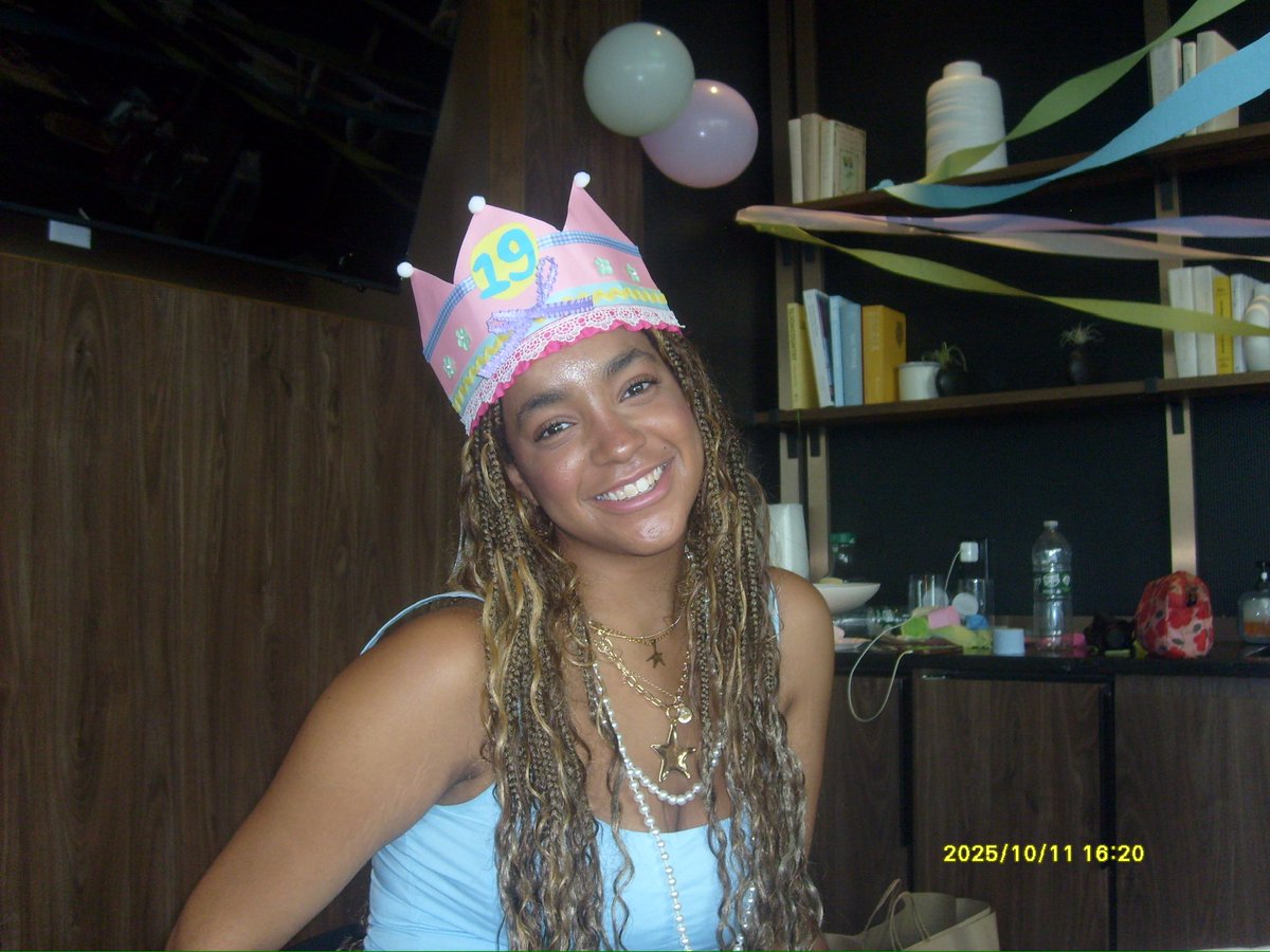 ona ⋆.ೃ࿔ MAE DAY tweet media