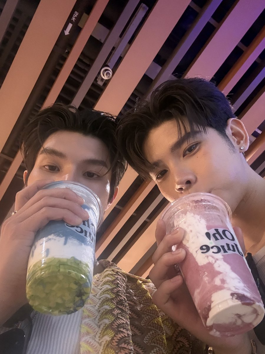 LongshiLee7's tweet photo. 👦🏻👦🏻 https://t.co/Iu1r7pnpef