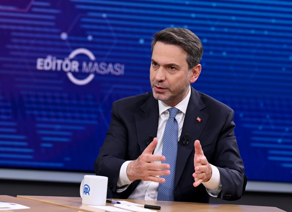 💬In an interview with Anadolu's Editor's Desk in the capital Ankara, Türkiye's Energy and Natural Resources Minister said Türkiye maintains secure energy supply amid Middle East tensions

🛢️"Our dependence on this region is at a low level," Alparslan Bayraktar said, noting that