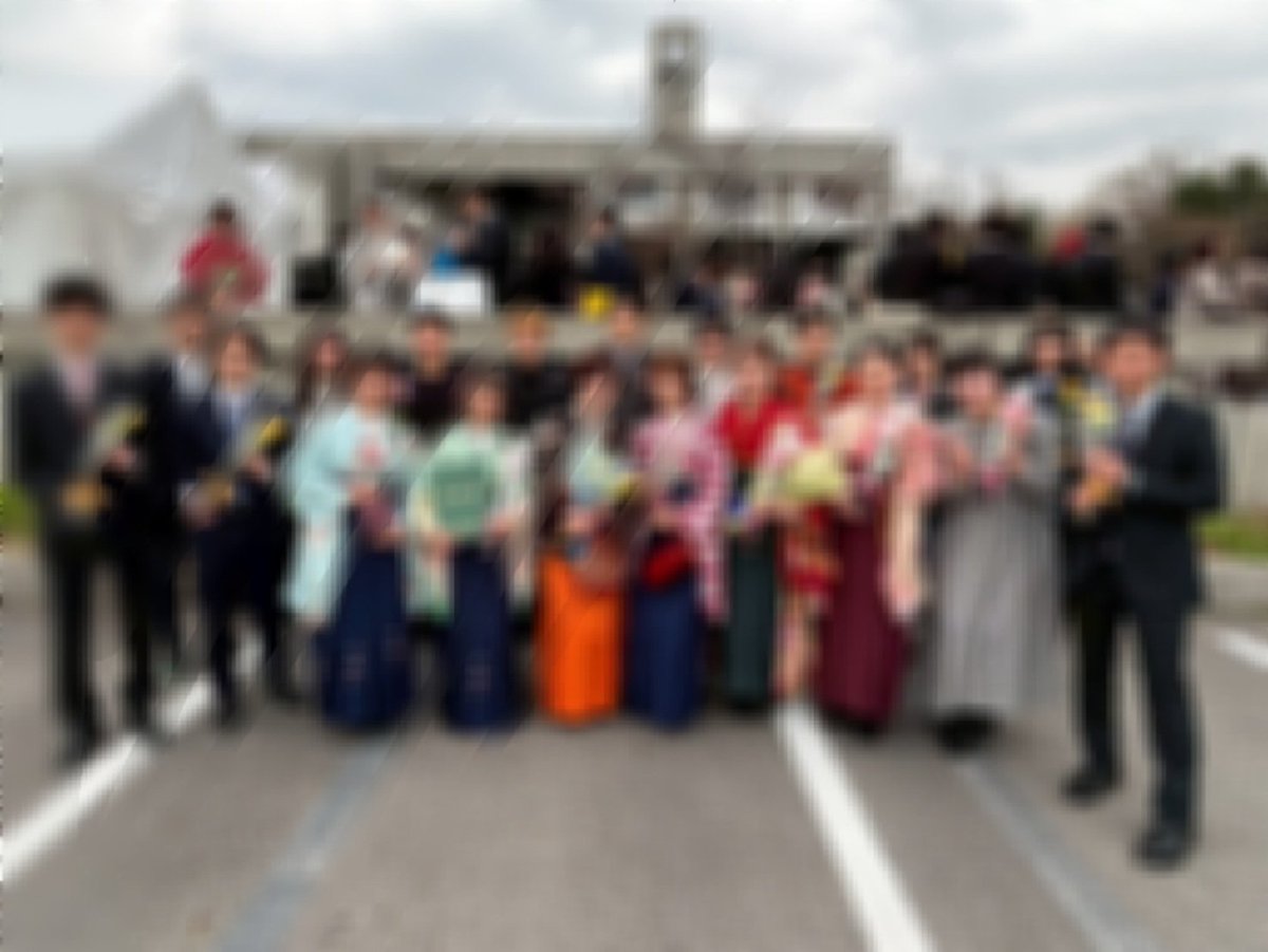 【卒業式】

本日は大学の卒業式でした！
お世話になった先輩方の晴れ姿はとても素敵でしたー✨

入学式では新しいふくしけんの仲間に出会えるのがとても楽しみです！
#春から名大