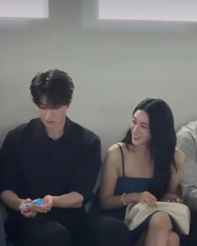 I’ve always wanted to see these two in a project together 😩they’d be so much fun to watch! Both of them are so funny and cute, their vibe would be amazing but least they finally met at an event 😍 so happy to see them together 🫶#parkgyuyoung #leedongwook