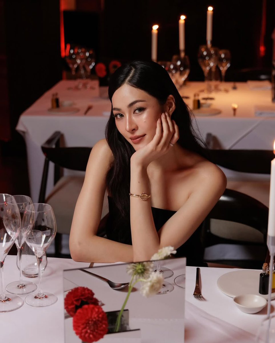 sukichanki's tweet photo. She was given what was the newly released Baignoire Polkadot during the watch private dinner (wasn’t even on the market when she wore it) and now she wore the latest Clash de Cartier collection
Love you Cartier
#Cartier #cartierth
#หลิงหลิงคอง #linglingkwong
@linglingsirilak https://t.co/LV5797lWqD