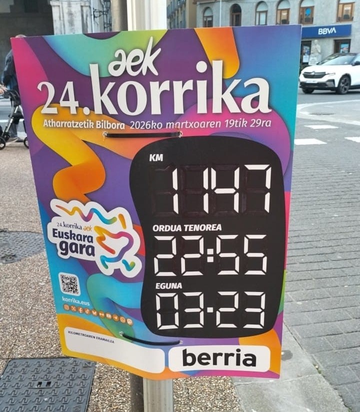 TolosaldeaLH's tweet photo. Plazerra @AEK_eus -en #KORRIKA-n parta hartzea https://t.co/7THjvEf7it