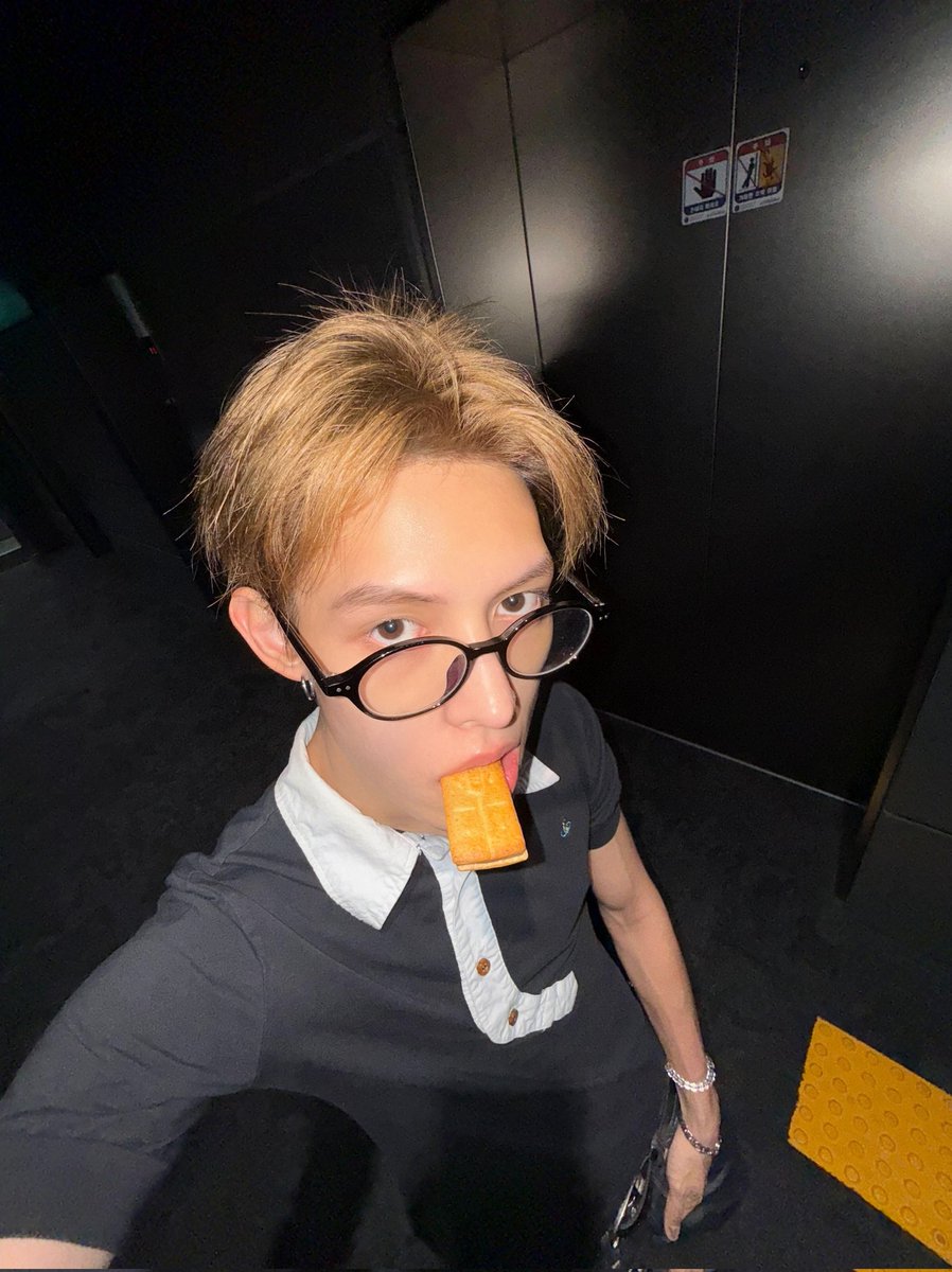 제임스 얼굴 tweet media