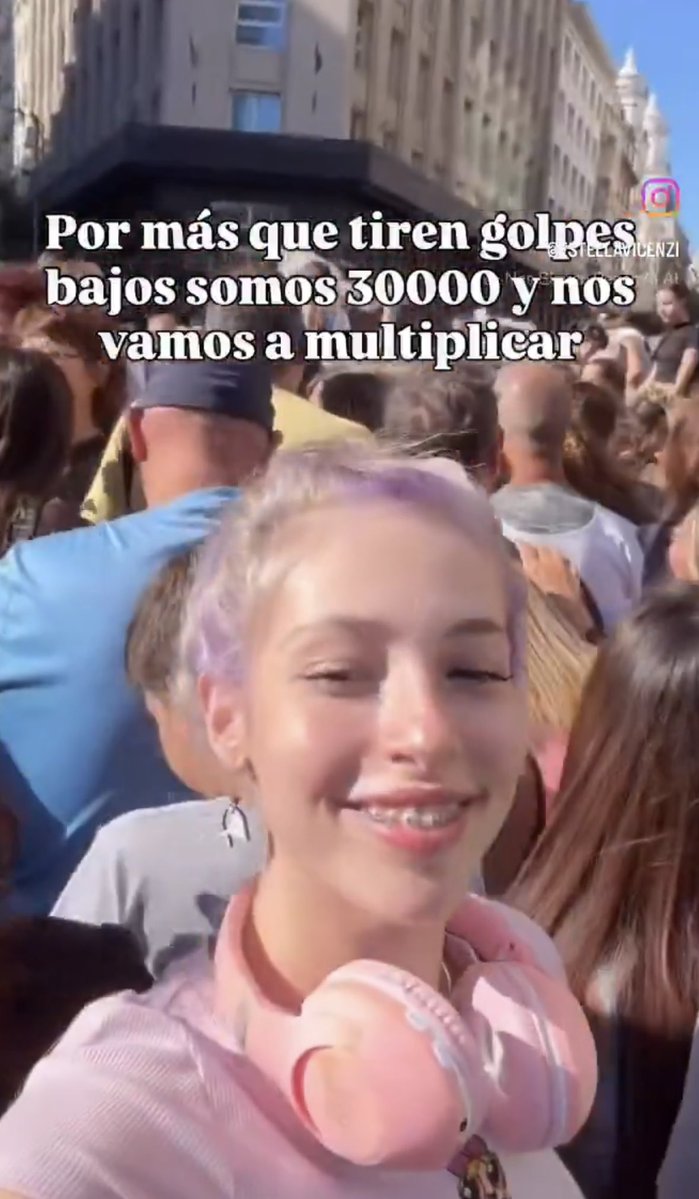 m a r i l ú tweet media