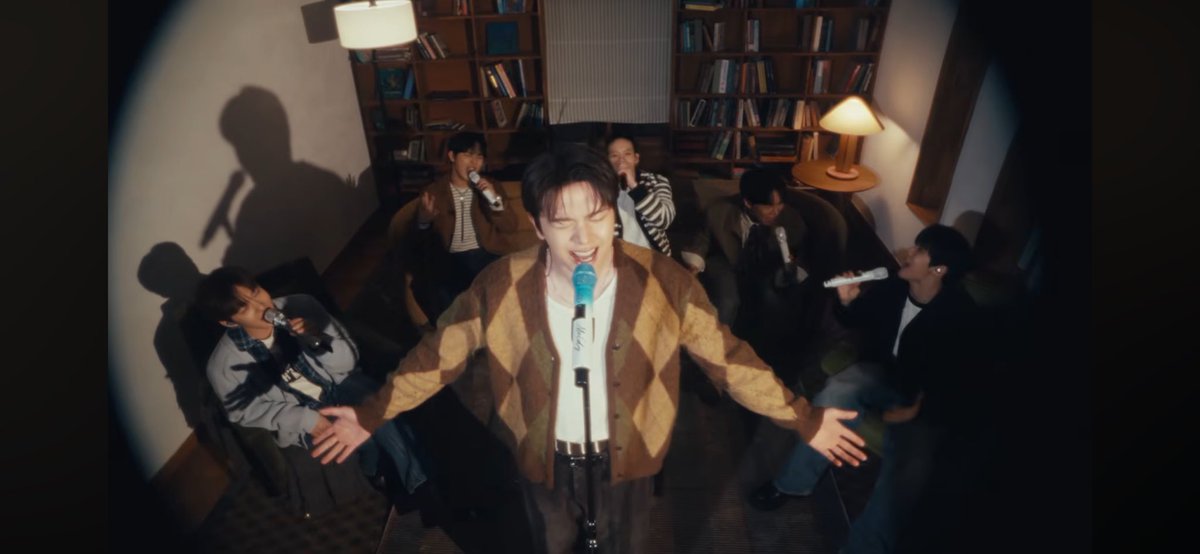 622727_'s tweet photo. ㅅㅂ이런연출
너무클리셰적인데 제대로먹혀서짜증나 ㅜㅜㅜㅜㅜ https://t.co/00s4Bbl7n1