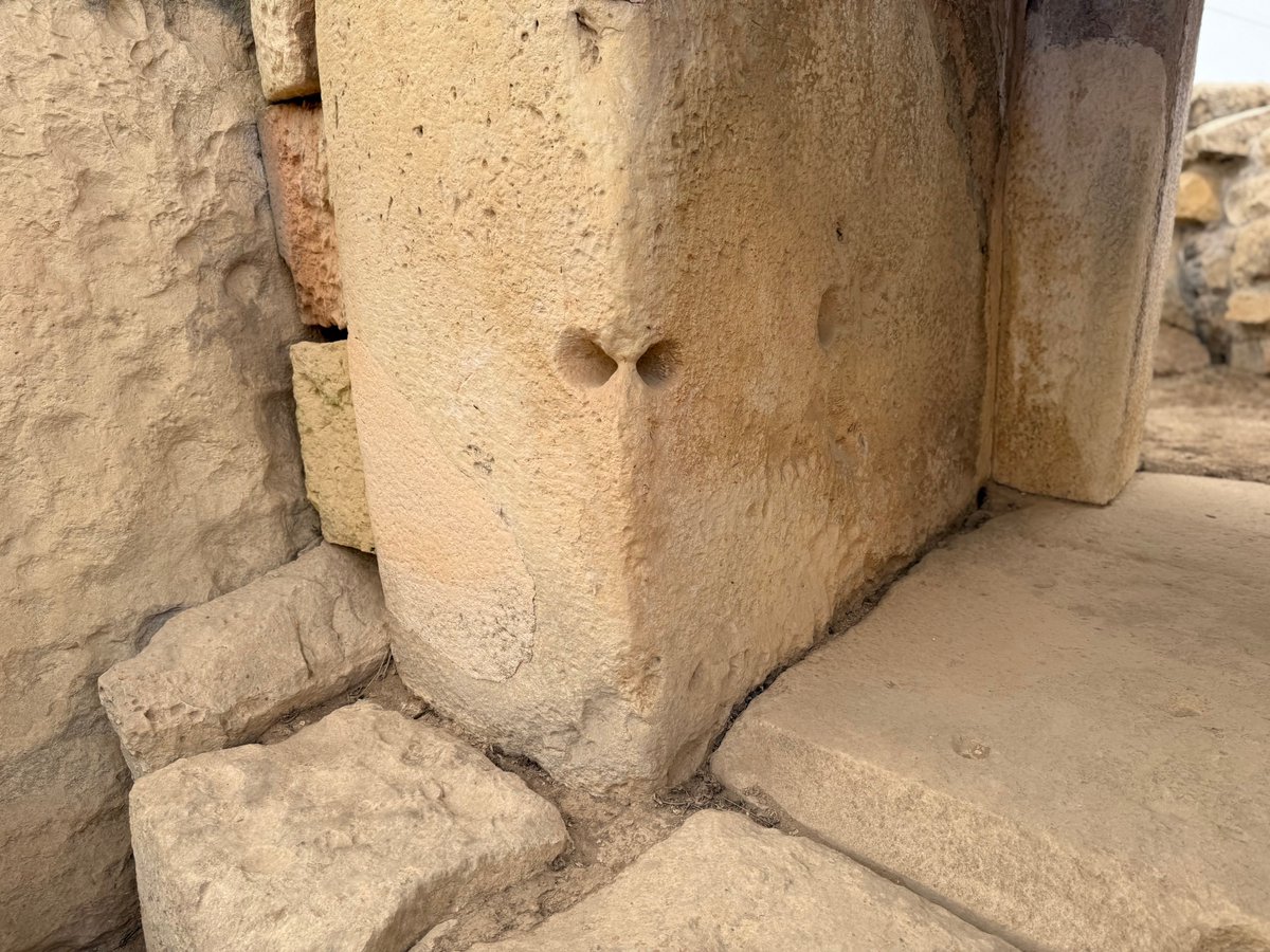 outofspace2's tweet photo. Some interesting pinch holes at Tarxien Malta https://t.co/OmNx9BofQJ