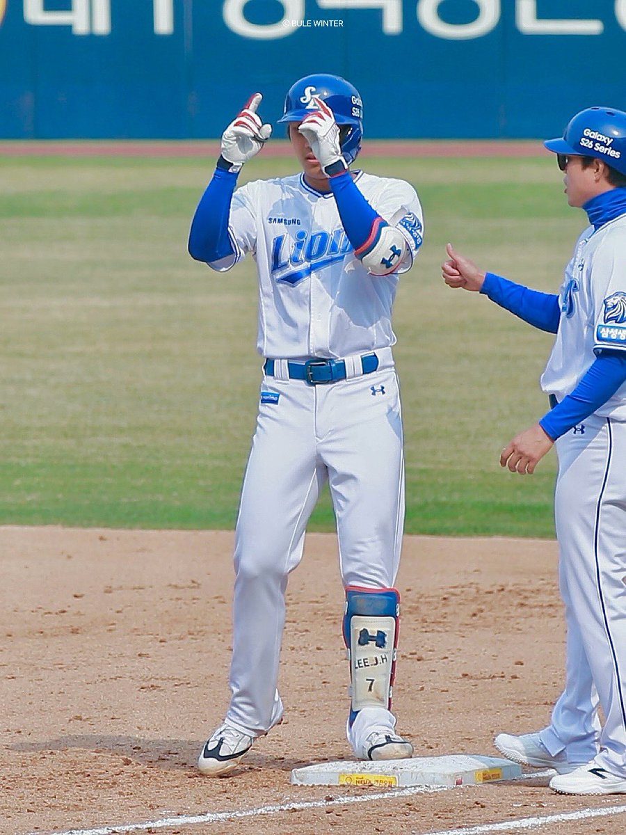 푸른겨울💙 tweet media