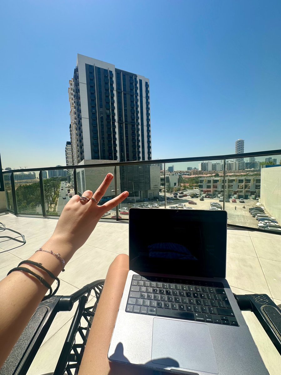 Crypto Livia tweet media