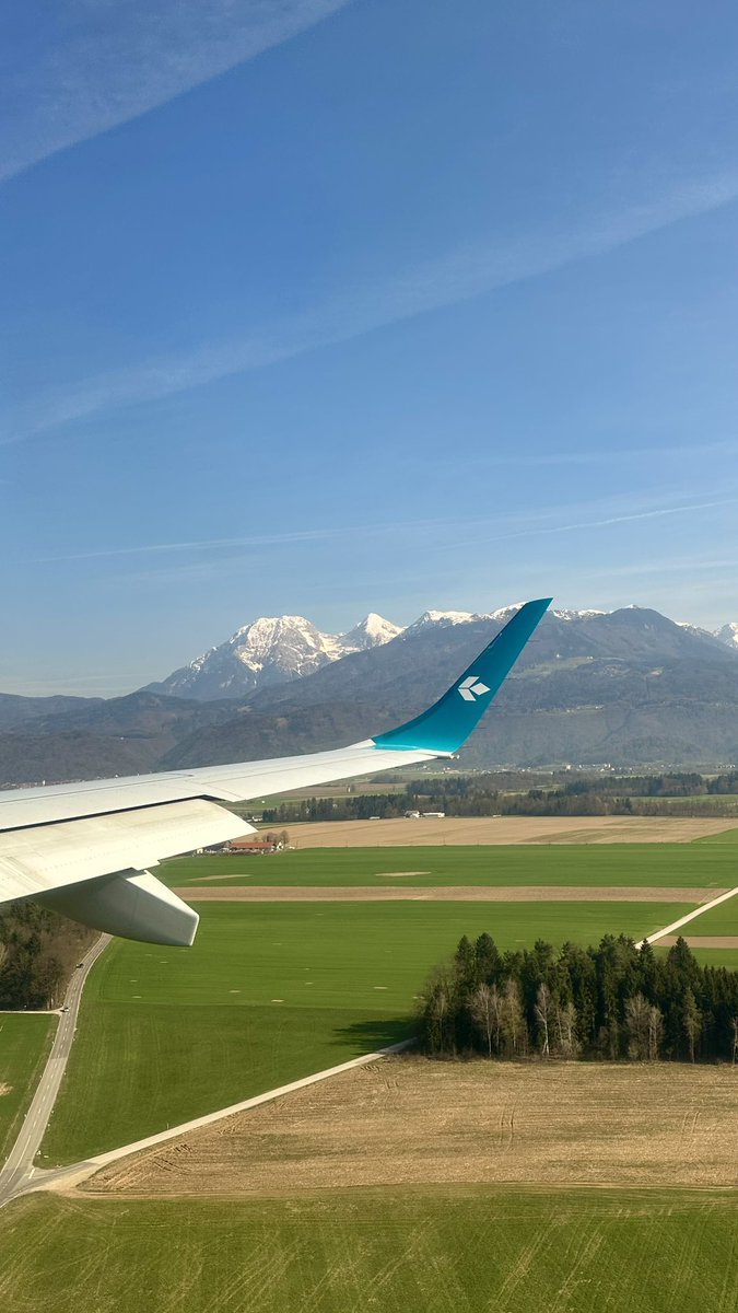 Moa in luv 🩵🪽 tweet media