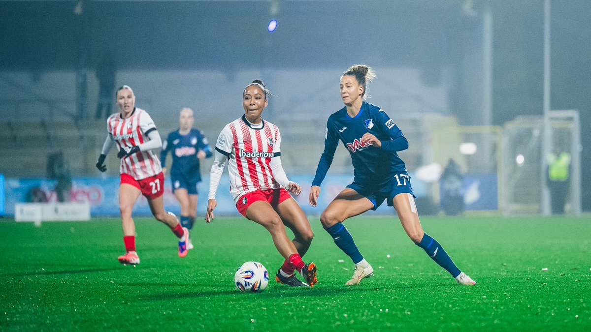 HoffeFrauen's tweet photo. 🔙 Im Hinspiel gab es einen Flutlichtsieg nach Rekordtor über Freiburg - ein gutes Omen für Sonntagabend? 🤓
#TSGFrauen #DieLiga #TSGSCF https://t.co/W2PeRVbBZX