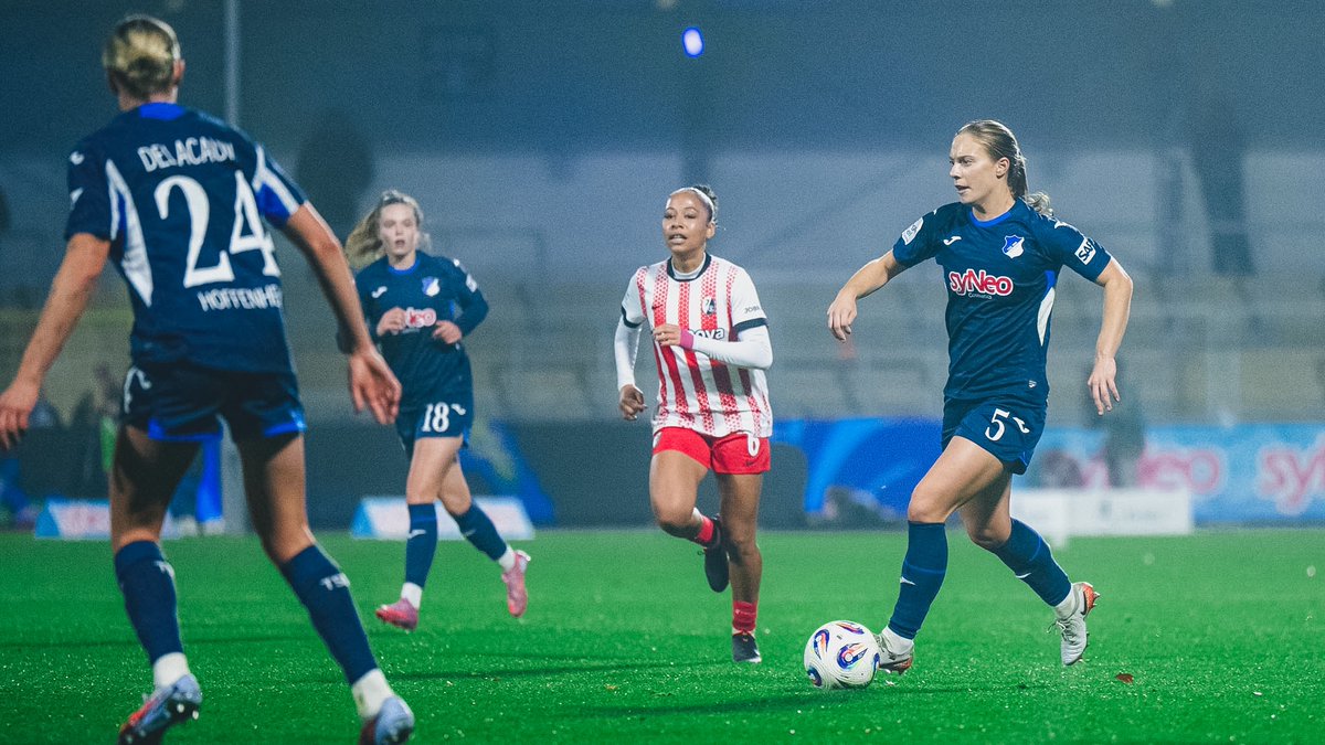 HoffeFrauen's tweet photo. 🔙 Im Hinspiel gab es einen Flutlichtsieg nach Rekordtor über Freiburg - ein gutes Omen für Sonntagabend? 🤓
#TSGFrauen #DieLiga #TSGSCF https://t.co/W2PeRVbBZX