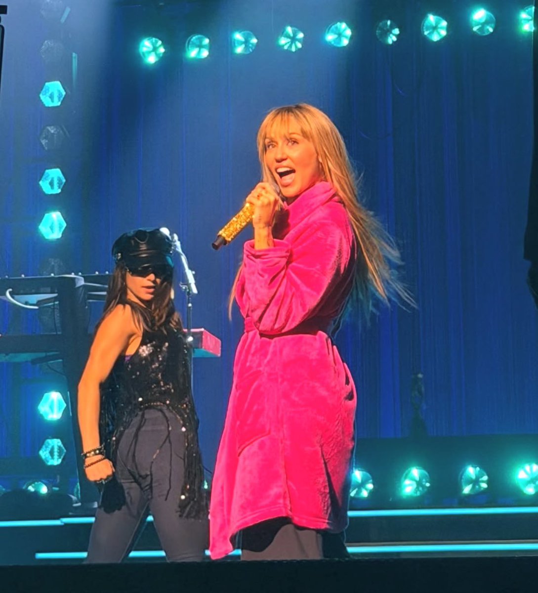 Smilers Spain tweet media