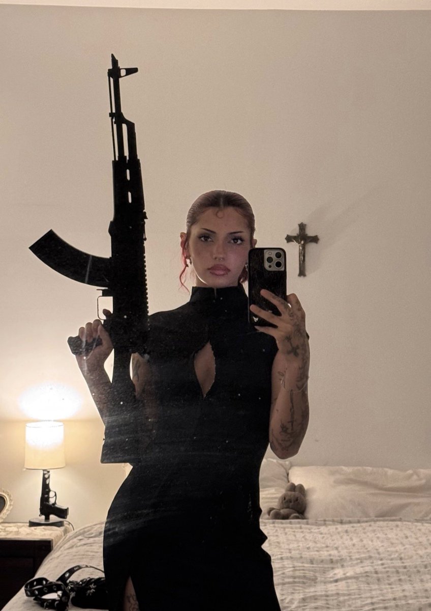 Blair Ravell tweet media