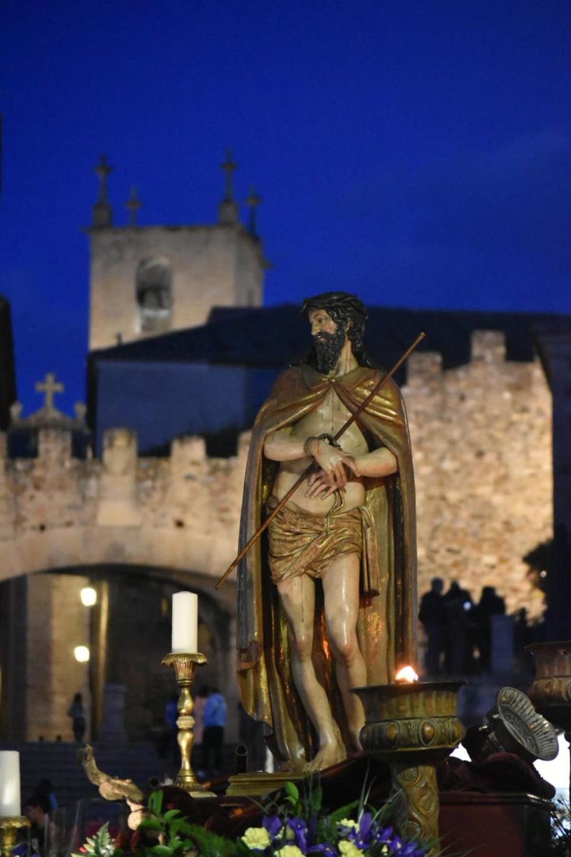 Hornillo7's tweet photo. ¿Dónde ver cada procesión en Cáceres esta Semana Santa? Estos son los mejores puntos https://t.co/P5WXuP0deI https://t.co/OP9eBqpMSF
