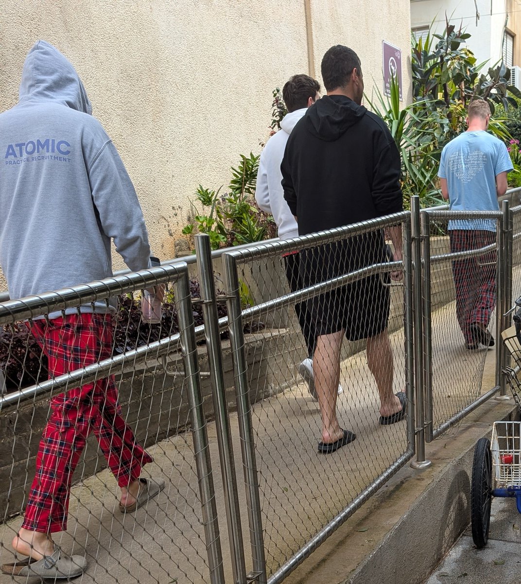 אצבעות tweet media