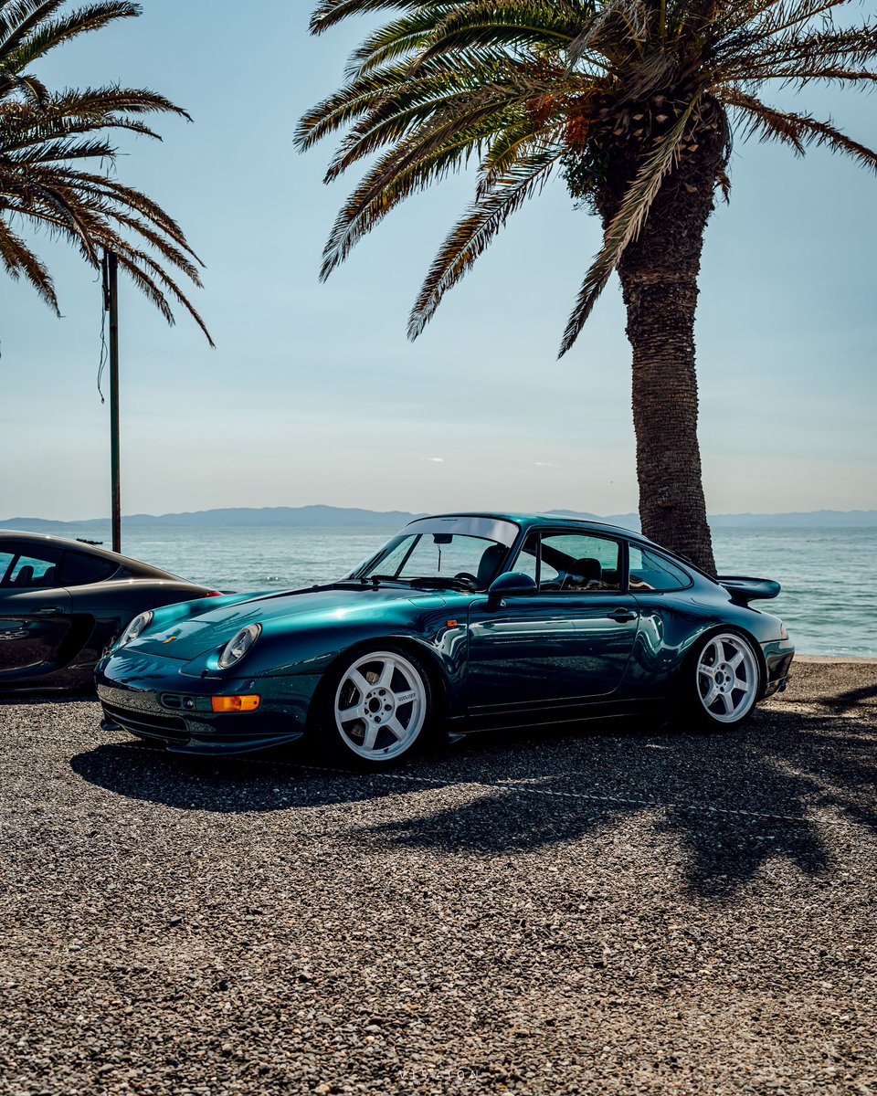 J 👁△ tweet media