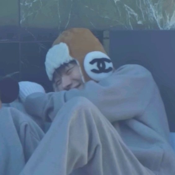 /•᷅•᷄\Ⳋ tweet media