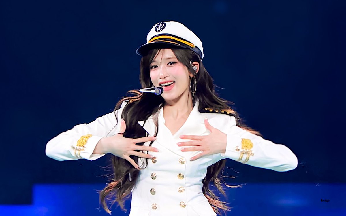 𝐛𝐞𝐢𝐠𝐞 tweet media