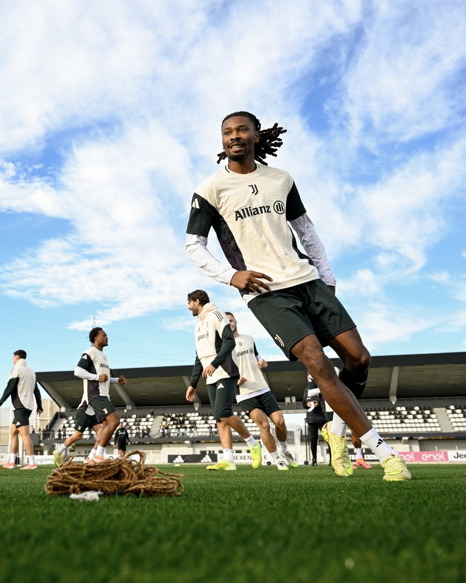 JuventusFC tweet media