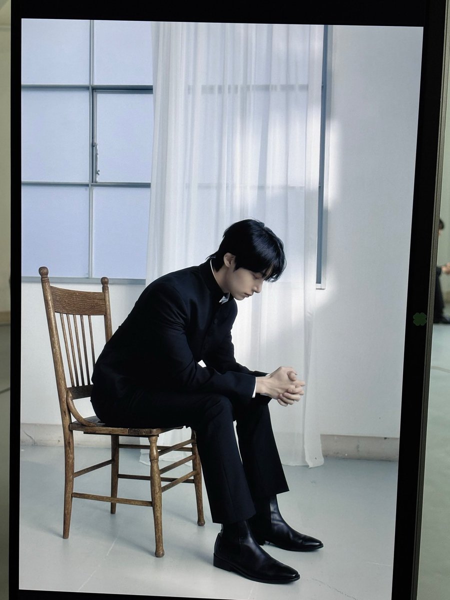 구마사제 미카엘 축사가 업인 주제에 령에게도 연민 가질 거 같다는 지점이...