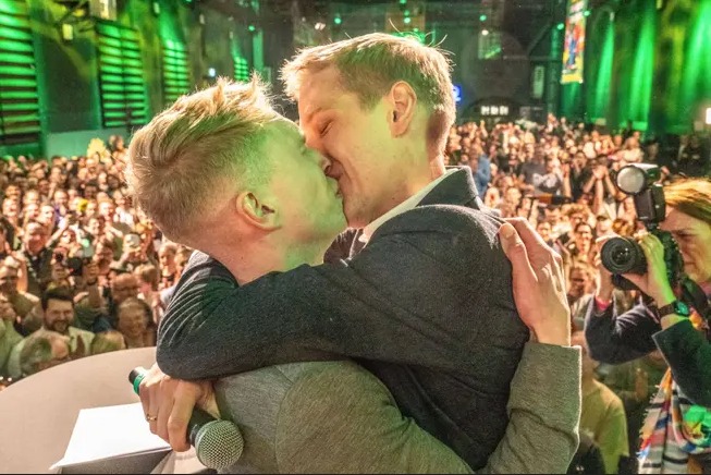 Simon Fury tweet media