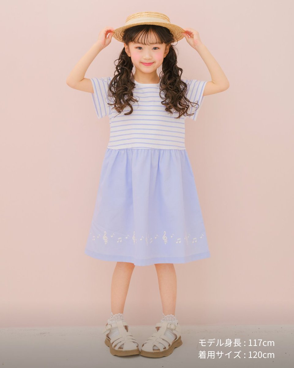 moononnon's tweet photo. 大人可愛い肩あきデザインや音符プリントがポイントのドッキングワンピース👗🎵
ボーダー柄トップスと音符スカートを組み合わせた1枚で、可愛らしいスタイルに仕上がります🫶🏻💗
 
▼ 商品詳細はコチラ ▼
https://t.co/fgEojGDyyu

#子供服 #ベビー服 #女の子
#moononnon #むーのんのん https://t.co/LrCVXG7vHK