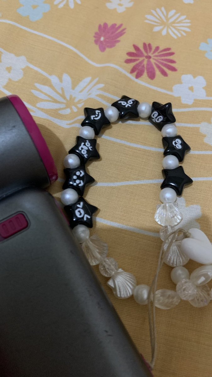 Val 🧀 tweet media