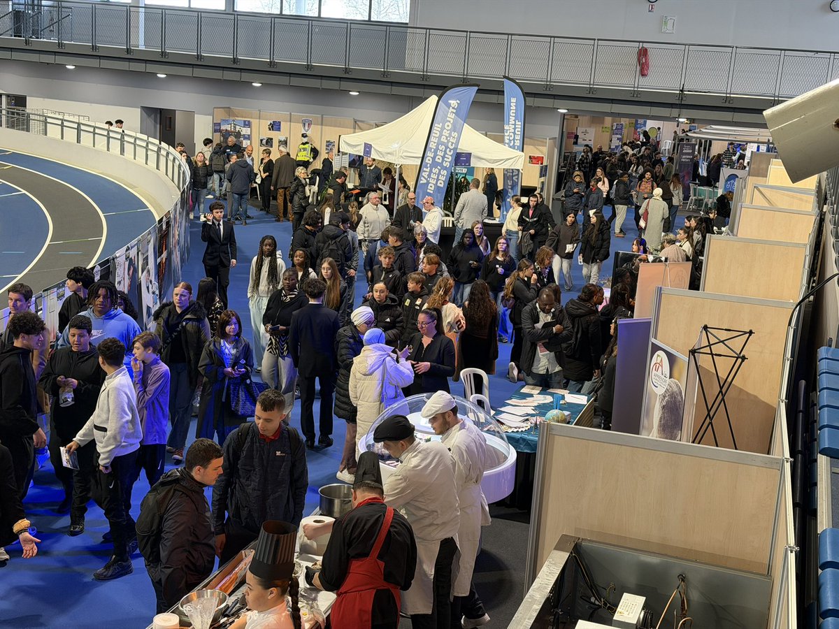 Val-de-Reuil tweet media