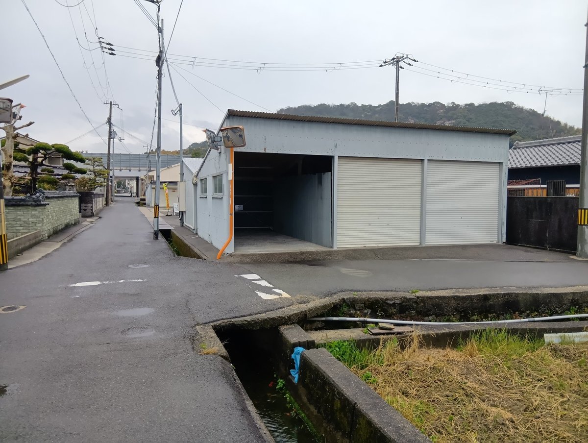 asso_garage's tweet photo. ✳✳現在の空き状況✳✳
80坪の倉庫と青空駐車場に空きがございます😊

4月末に且来768-1ガレージに空きが出ます。

#和歌山 #海南市 #且来 #貸ガレージ #月極駐車場 #貸倉庫 https://t.co/H9FBeIefr6