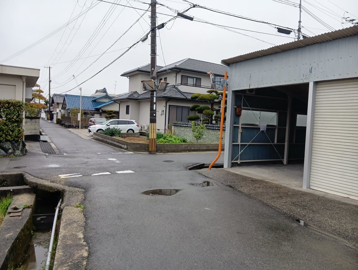 asso_garage's tweet photo. ✳✳現在の空き状況✳✳
80坪の倉庫と青空駐車場に空きがございます😊

4月末に且来768-1ガレージに空きが出ます。

#和歌山 #海南市 #且来 #貸ガレージ #月極駐車場 #貸倉庫 https://t.co/H9FBeIefr6