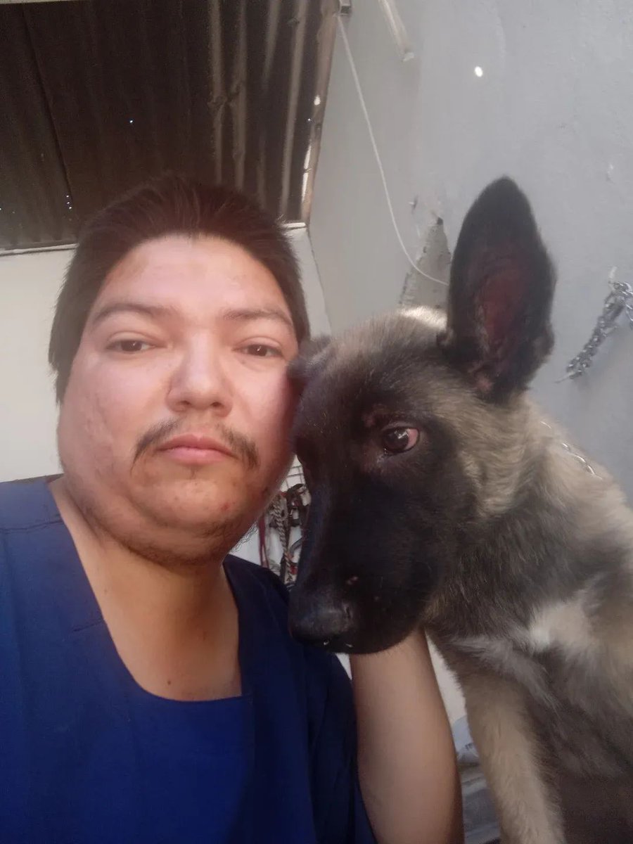 Salrez77's tweet image. #SelfieTime #FelizSabado raza animo en la tarde #WorkTime #VeterinariaTime pues chambeando en un #BañoMedicado a este perrito y QueBendicion se siente bañar a los perrhijos de nuestros clientes GraciasDiosito por este dia siii señor bueno bye 055/265
