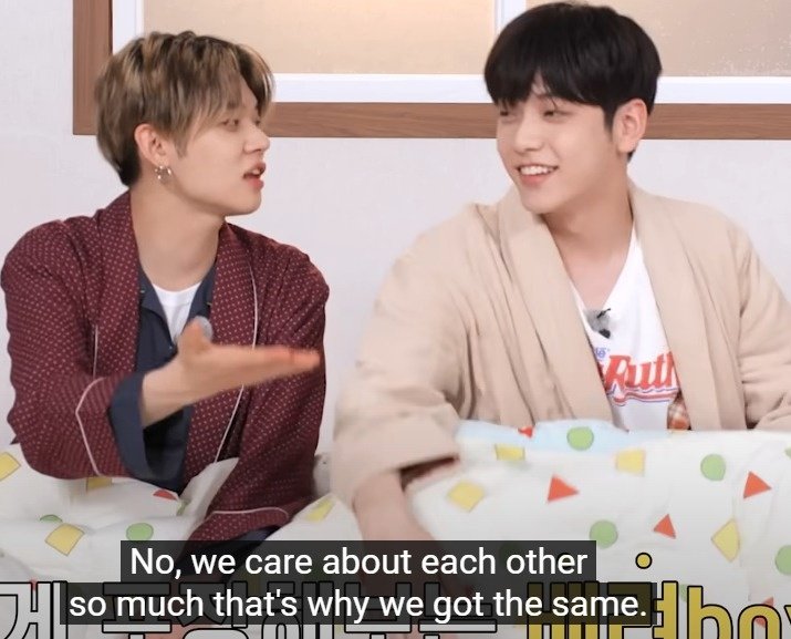 hourly yeonbin tweet media