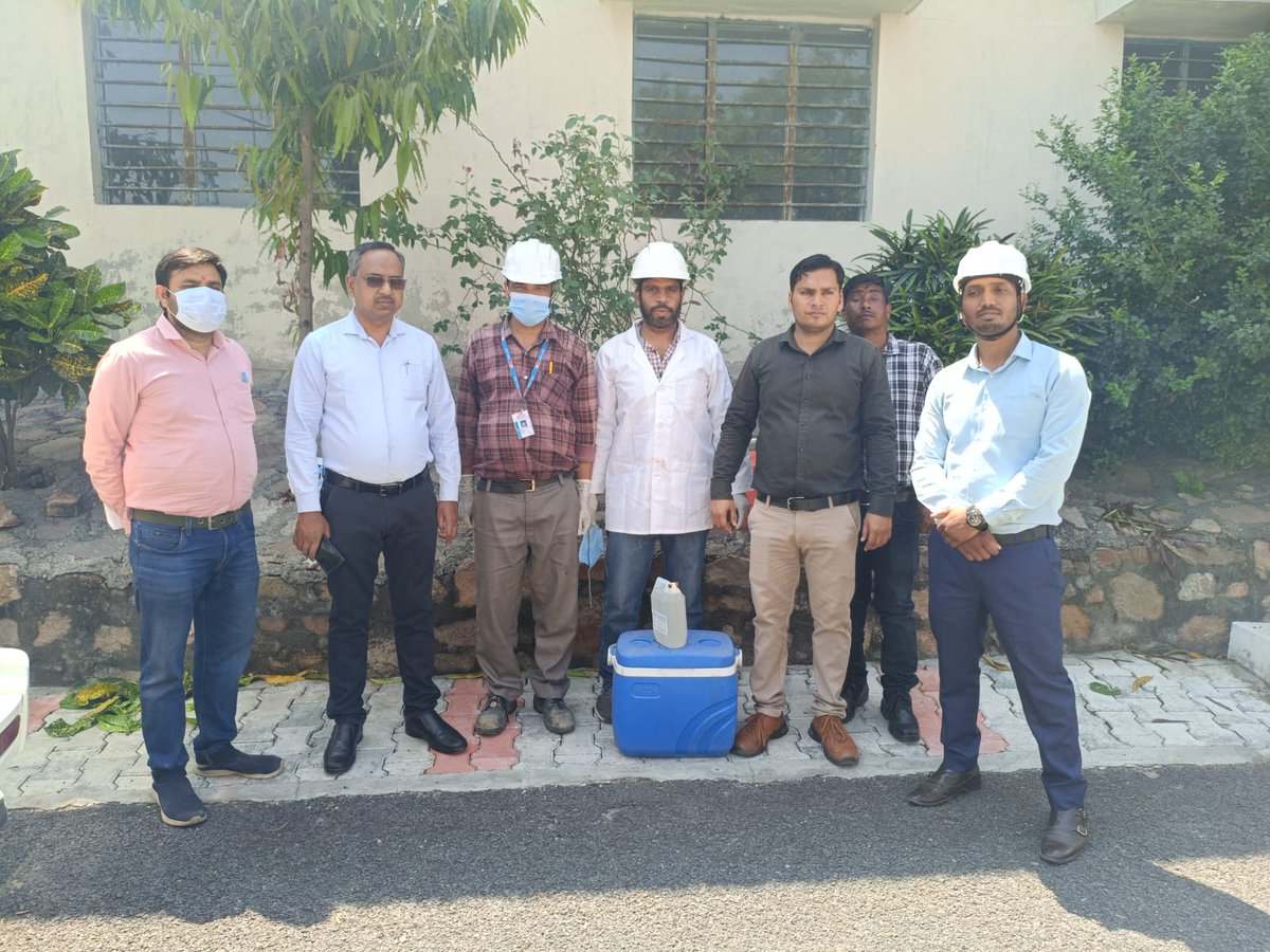 uppcbofficial's tweet image. On March 24, 2026, Mr. Imran Ali, Regional Officer, UPPCB, Jhansi along with Mr. Ravi Shukla, J.E. Jal Nigam, Jhansi and Sima NABL laboratory team, New Delhi inspected the 26 MLD Sewage Treatment Plant (STP) located at Laxmi Tal, Narayan Bagh, Jhansi.

#inspection #STPvisit