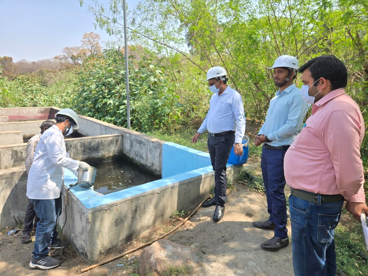 uppcbofficial's tweet image. On March 24, 2026, Mr. Imran Ali, Regional Officer, UPPCB, Jhansi along with Mr. Ravi Shukla, J.E. Jal Nigam, Jhansi and Sima NABL laboratory team, New Delhi inspected the 26 MLD Sewage Treatment Plant (STP) located at Laxmi Tal, Narayan Bagh, Jhansi.

#inspection #STPvisit