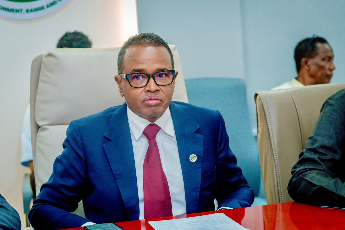 Mohamed Farole tweet media