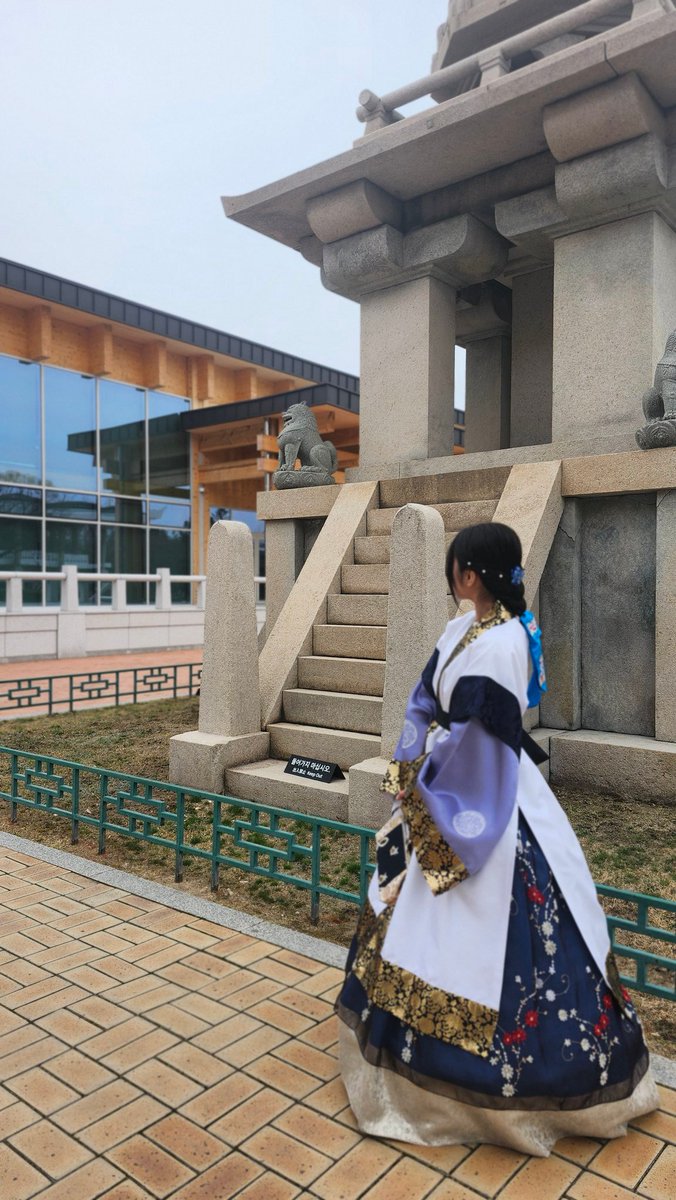 香炉かろ(향로카로) tweet media