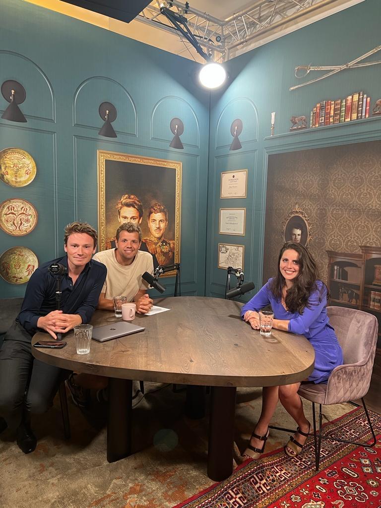 "Het is een grote mond hebben over niet stilzitten als je geschoren wordt, maar zelf het scheermes vasthouden door alles te verpakken in blikken, toespelingen en gespeelde onschuld."
Ze heeft in deze een goede leermeester! #RonitPalache  #ditisdeweek