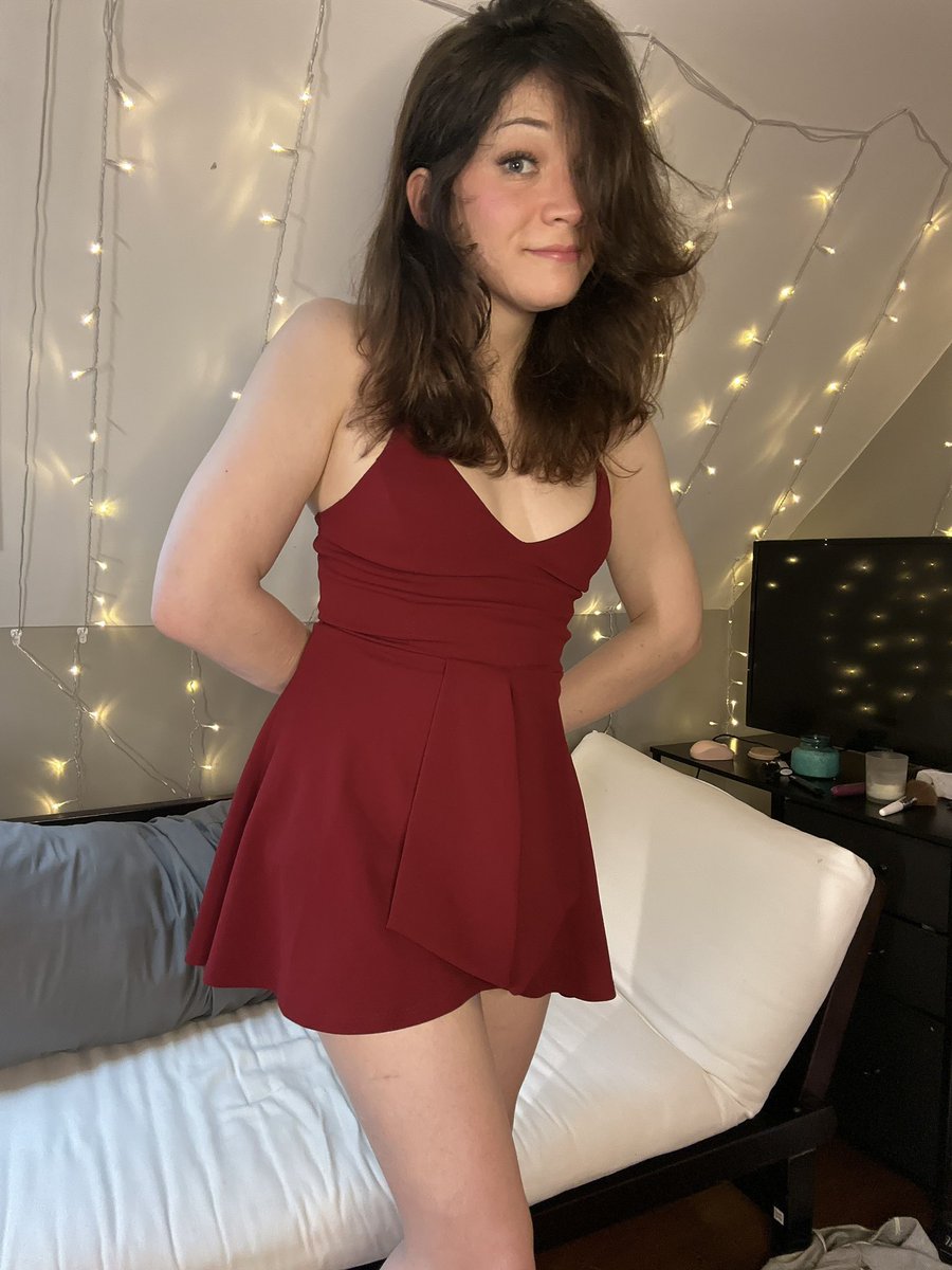 otherGirlAddie2's tweet photo. POV: I take off my gown on our first date... what would you do? 🥺
       👇
https://t.co/ckDljNH87P https://t.co/kez9K6S7hn