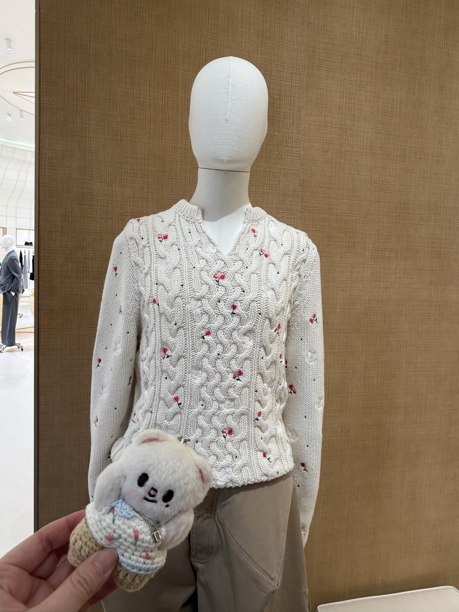 love_hyunjina's tweet image. 素敵すぎる世界💐💐💐✨
完成までに5年間もかかったという
こだわりが詰まった圧巻のパビリオン
Diorの世界観に酔いしれました🫶🏻
#dior #daikanyama #straykids #hyunjin