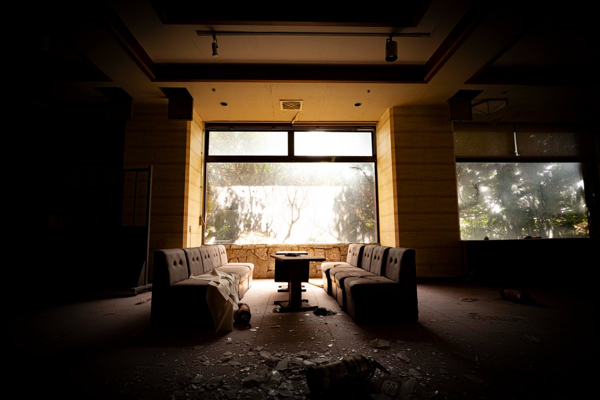 komamasa's tweet image. 廃墟から出たら役所のおじさんに出くわして「はいっちゃだめだよ～」って普通に注意されました・・・
相棒はちゃんと隠れてたw
#廃墟　＃abandoned #Urbex