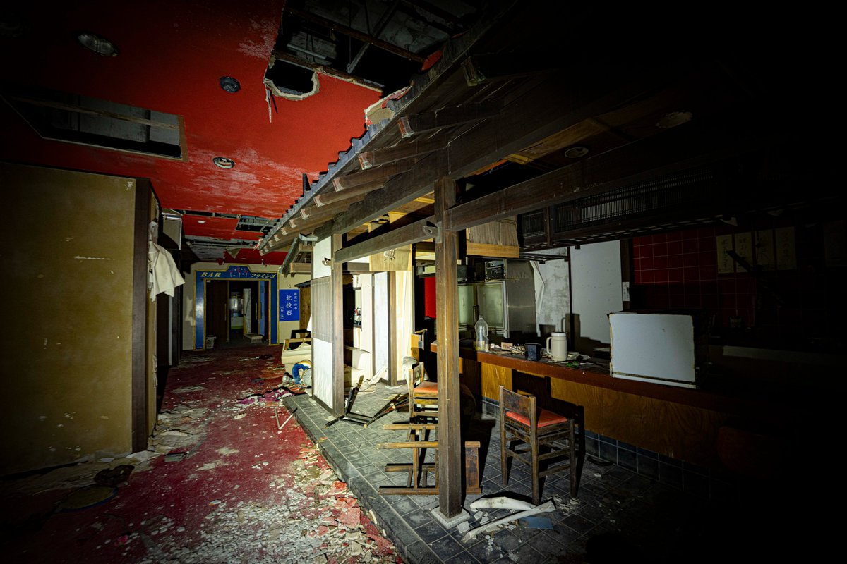 komamasa's tweet image. 廃墟から出たら役所のおじさんに出くわして「はいっちゃだめだよ～」って普通に注意されました・・・
相棒はちゃんと隠れてたw
#廃墟　＃abandoned #Urbex