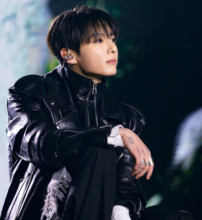 About Music tweet media