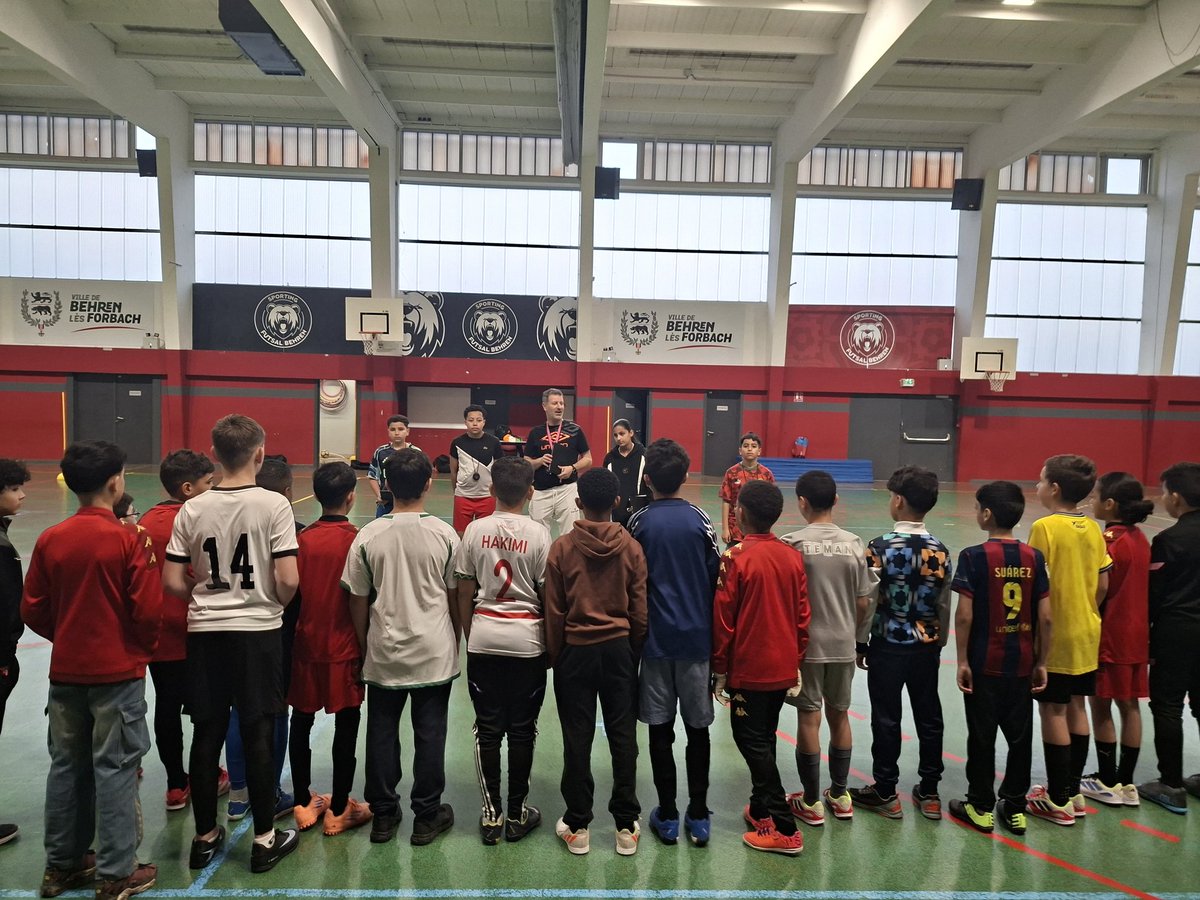 CelinePlontz_M's tweet photo. Tests pour la section sportive de foot #valeursdusport #espritdequipe REP+BEHREN @FredGuyot3007
@LudovicReiss  @Dsden57 @cabbeke
@pf_mourier @VincentKlakocer @Eug57 https://t.co/QEO5wos56e