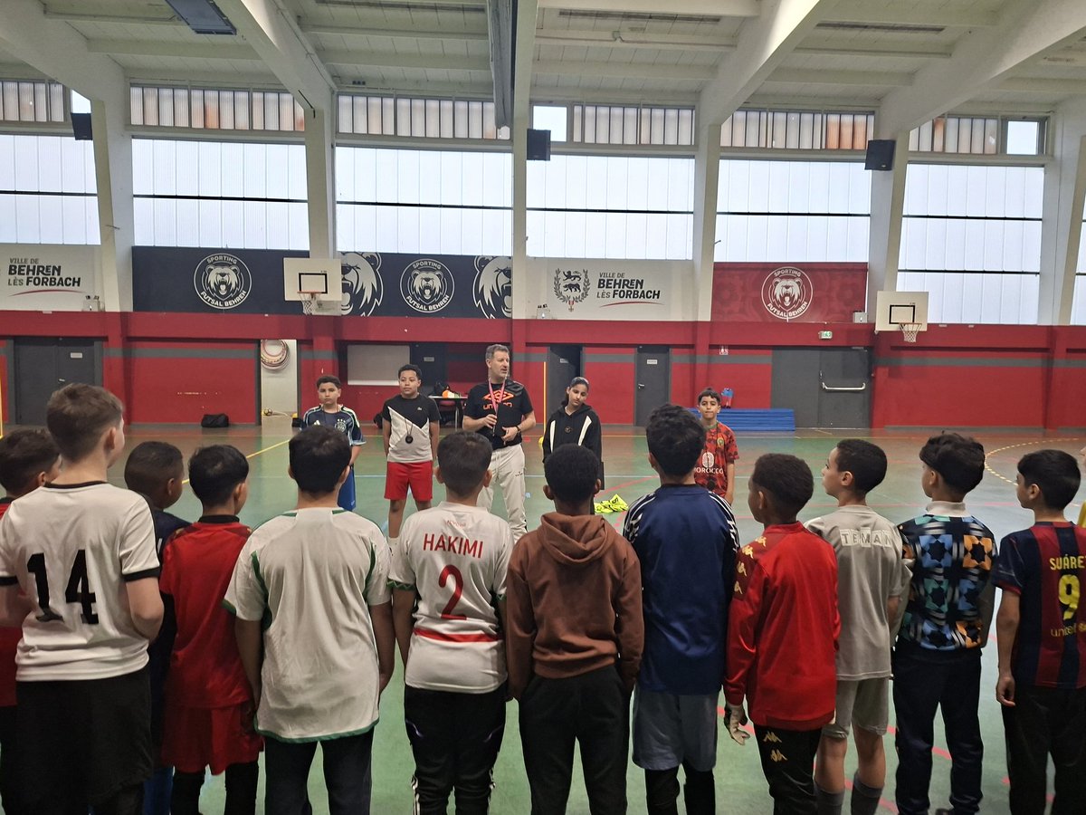 CelinePlontz_M's tweet photo. Tests pour la section sportive de foot #valeursdusport #espritdequipe REP+BEHREN @FredGuyot3007
@LudovicReiss  @Dsden57 @cabbeke
@pf_mourier @VincentKlakocer @Eug57 https://t.co/QEO5wos56e