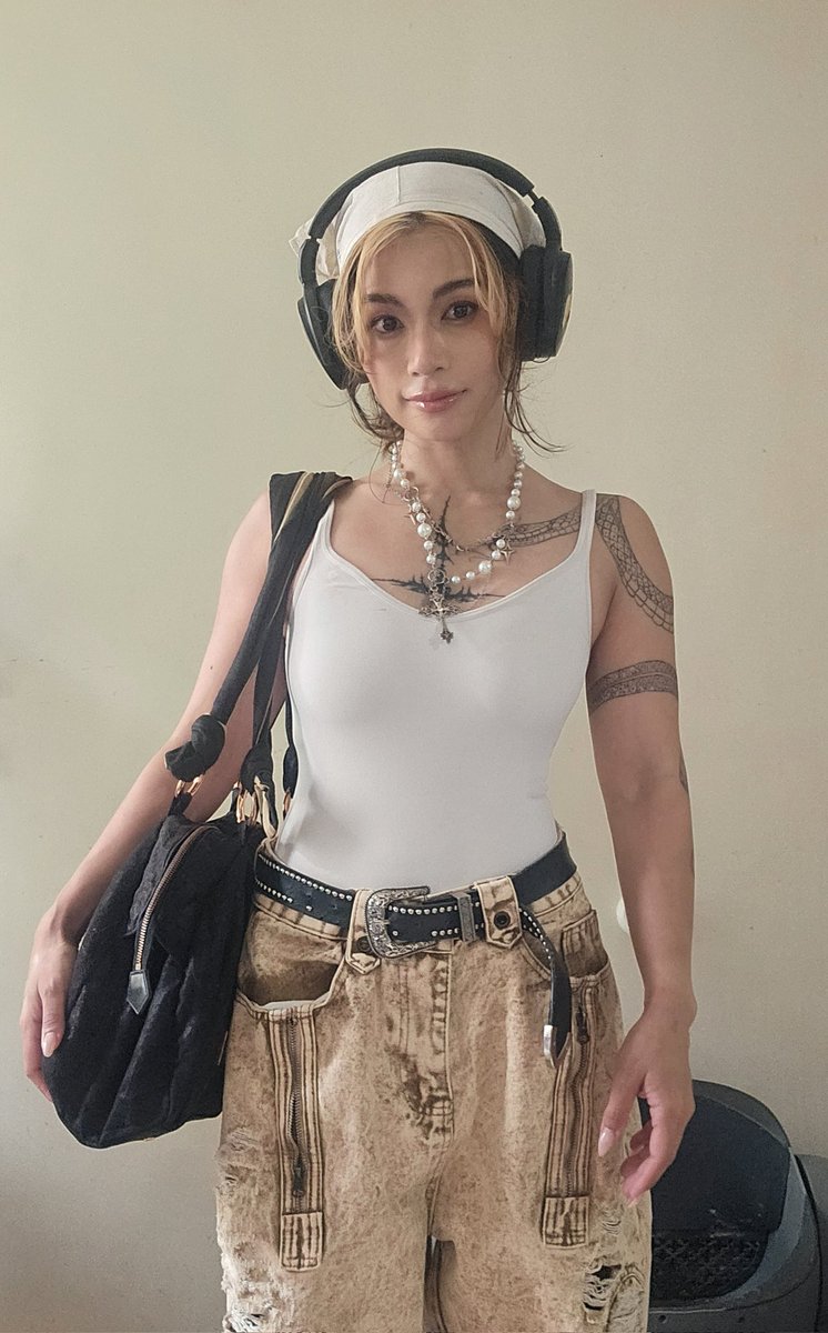 lasagnyaaa ☀️ tweet media