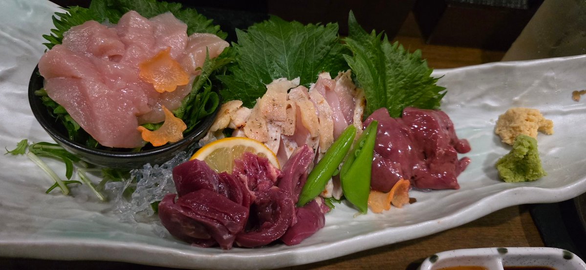 カドスン tweet media