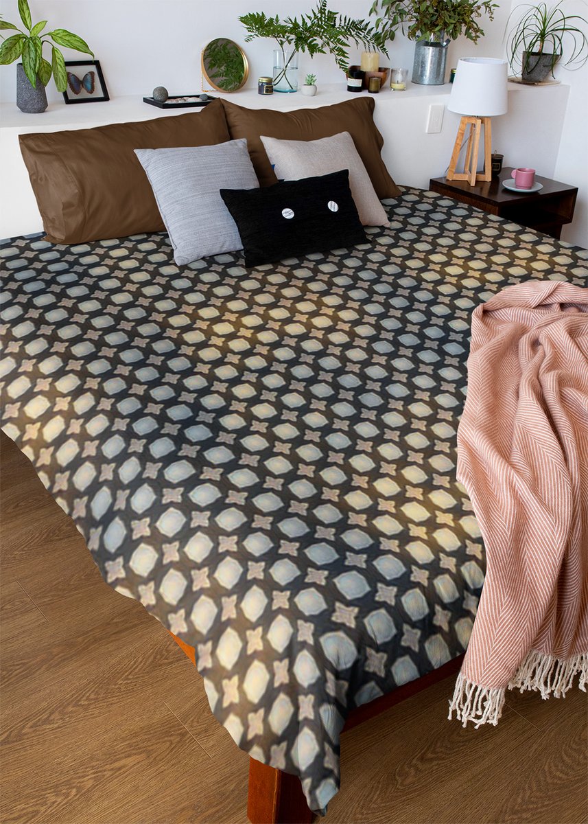 habatour20's tweet image. Transform your bedroom with this elegant #duvetcover featuring a refined geometric #latticepattern illuminated by warm golden tones, perfect for stylish interiors.
Available at : redbubble.com/i/duvet-cover/…
#abstractpattern #geometricpattern #latticedesign #duvetcovers #duvetcoverset